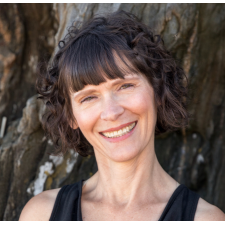 Photo of Sarah Thompson Photo of Sarah Thompson